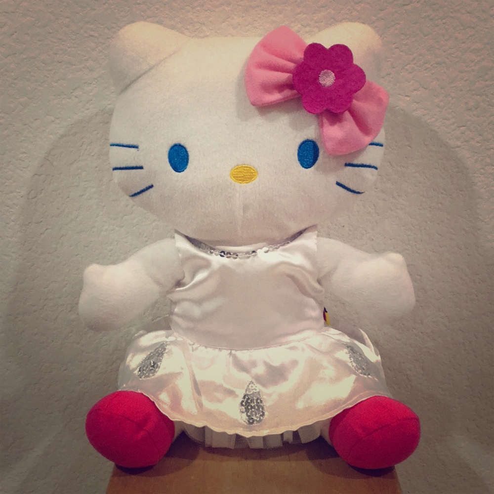 ❣️RARE HELLO KITTY❣️COLLECTION BY SANRIO HARD TO FIND PRETTY CUTE PLUSH TOY .